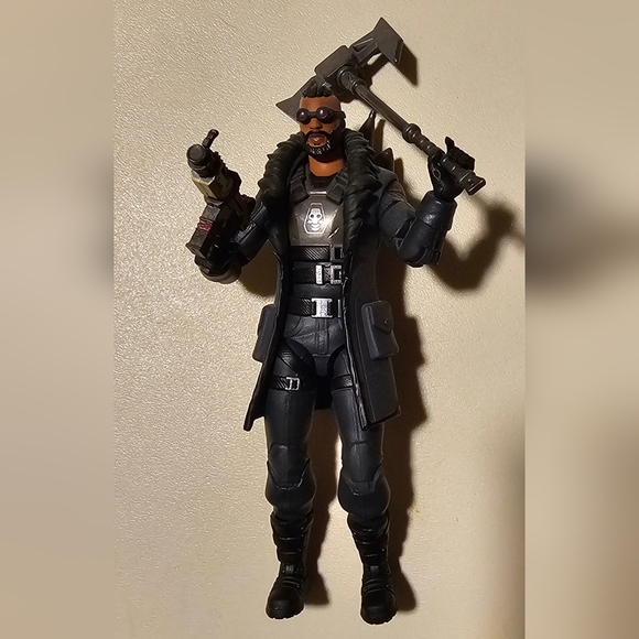 Fortnite Victory Royale Series Renegade Shadow Figure with Accessories Like New - Picture 2 of 2
